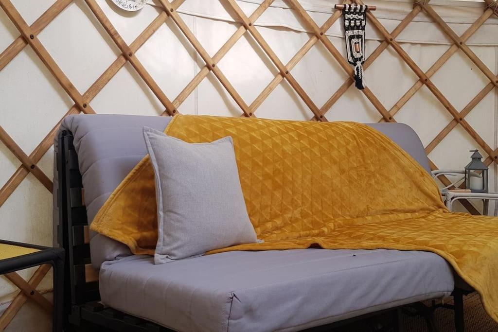 Bronfelen Yurt Hotel Cynghordy Exterior photo